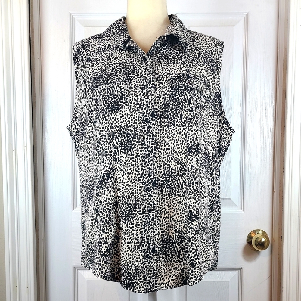 Cumberland Outfitters Sleeveless Blouse
